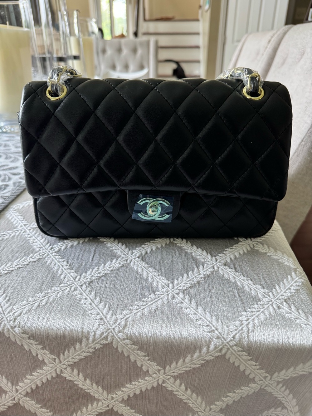 Black Quilted Shoulder Bag with Gold Chain NEW!! - Picture 5 of 6